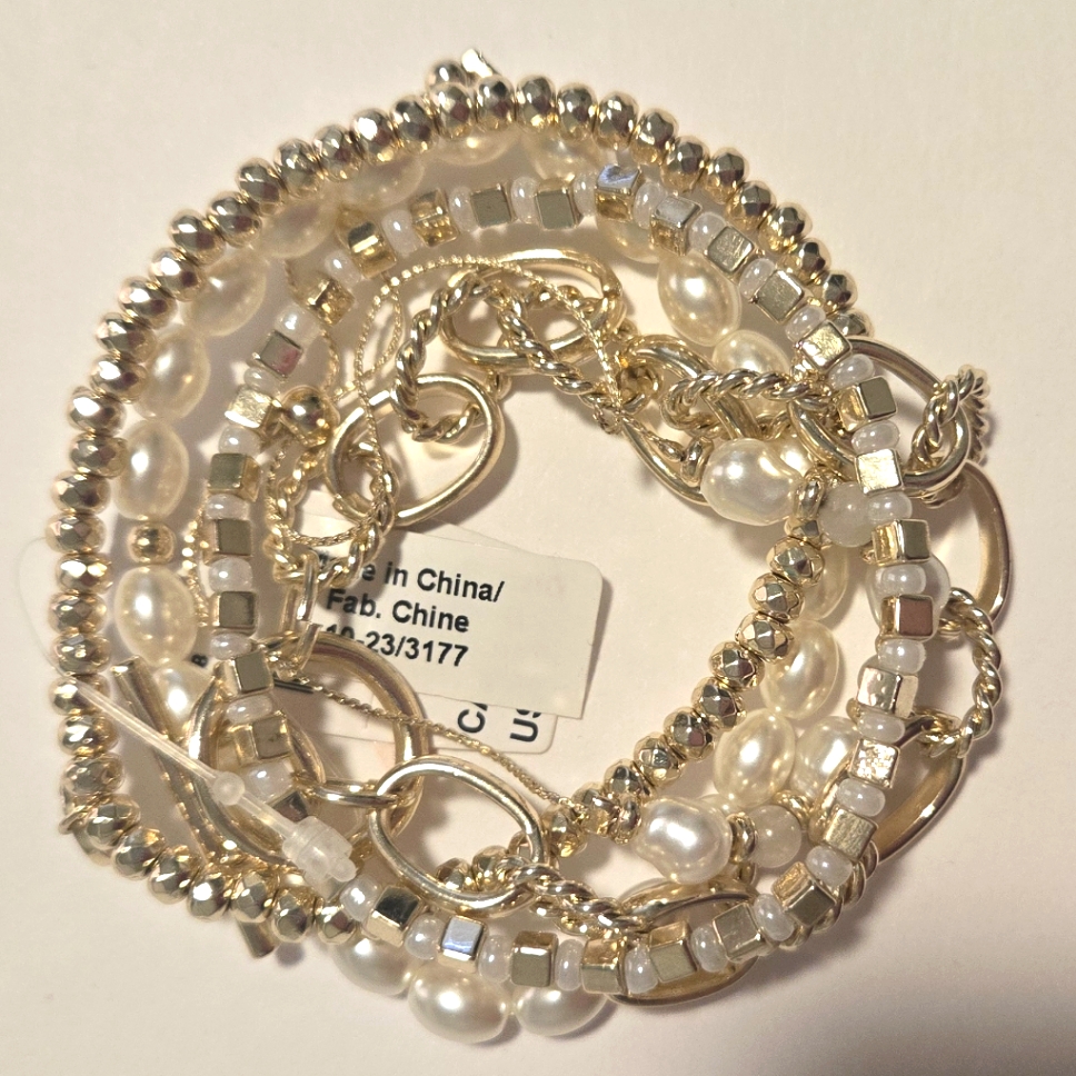 Maurices Set 6 Bracelets 8$